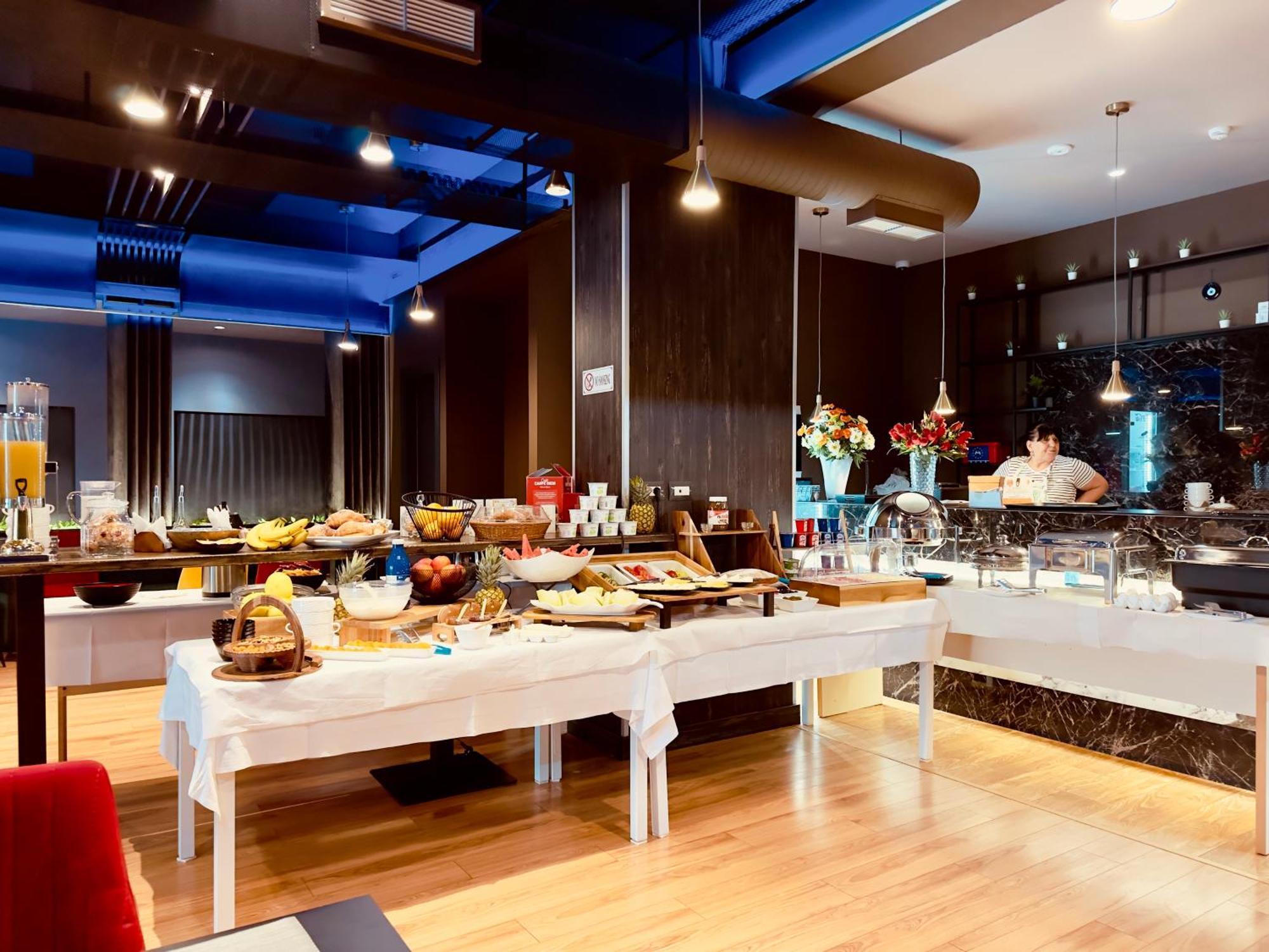 Hotel Olive Vlore Bagian luar foto