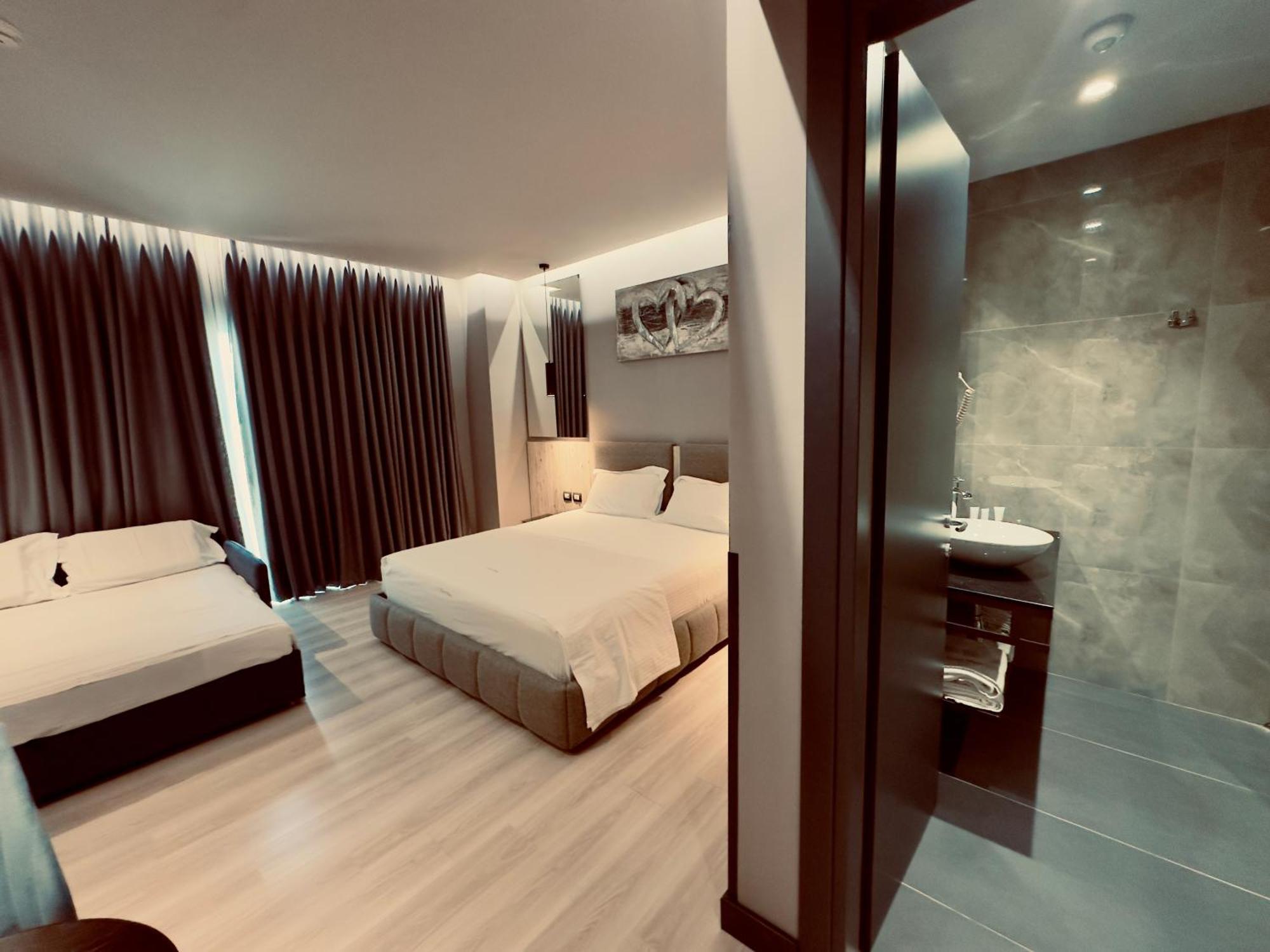 Hotel Olive Vlore Bagian luar foto